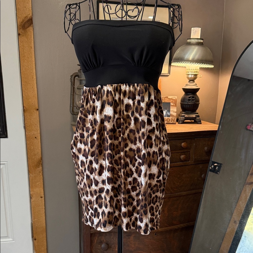 Kiwi Black Chic Strapless Dress